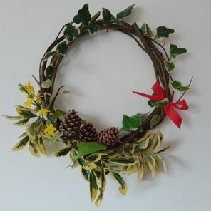 Winter Wreath Making- Drop-in Family Art Sesssion- Healthy Holidays Hull