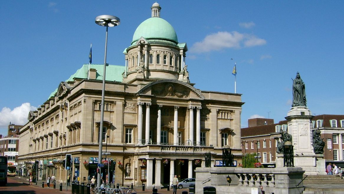 The Hull City Hall building batheed in sunshine